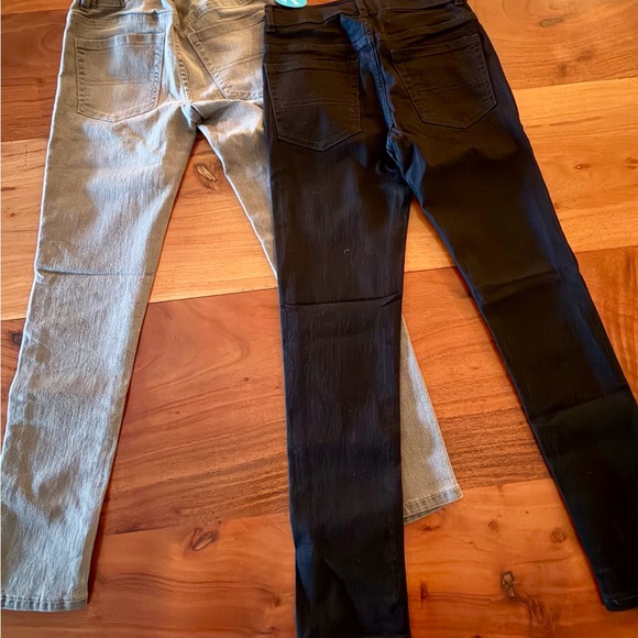 Boys 8 slim- children’s place- Black and Gray Skinny Jeans (set of 2) - Picture 5 of 5